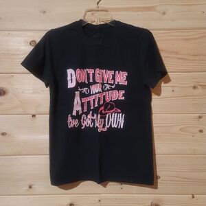 Stylish Black Graphic Tee - Short Sleeve Size S 17x25